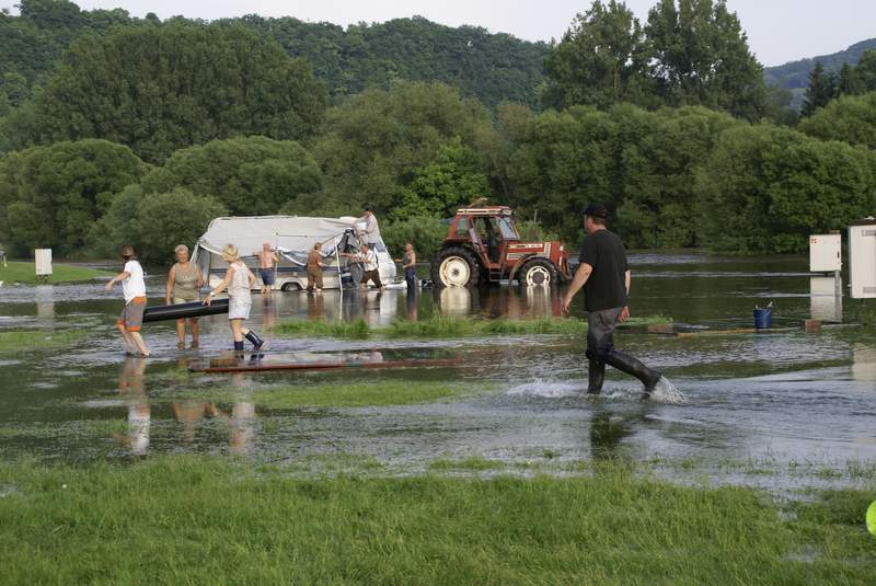 Hochwasser 2008 beim Campingplatz Bild Nr.005